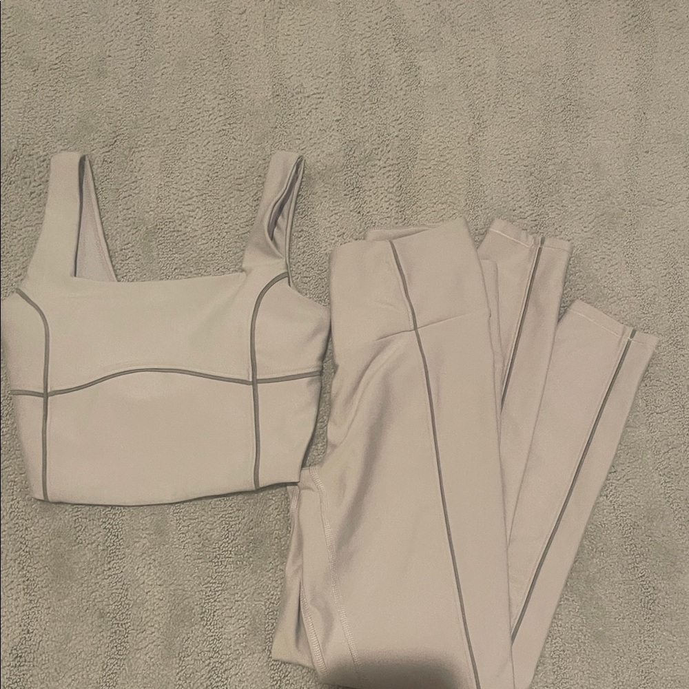 Women's A&F tan work out set